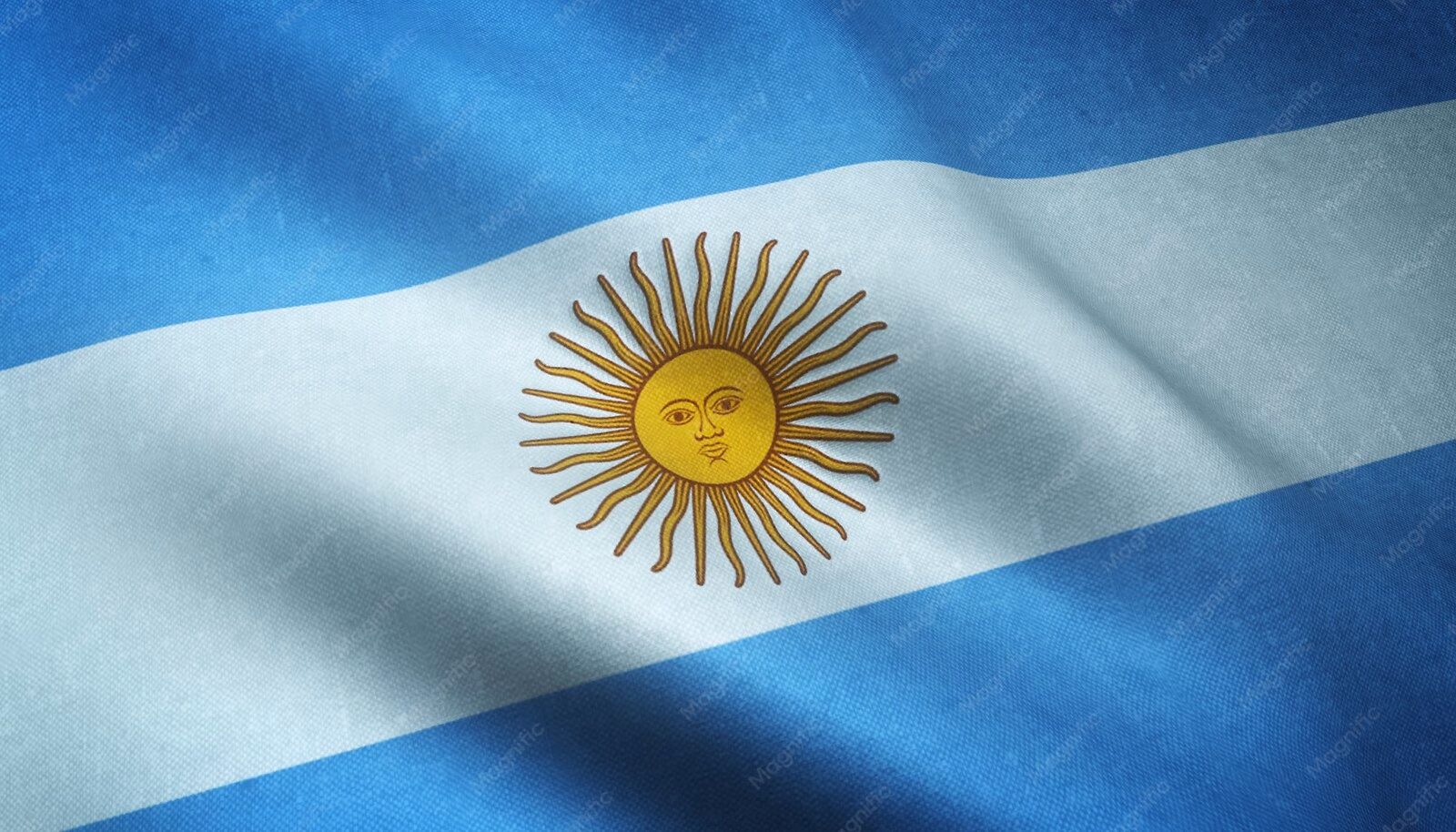 Feriados 2027: bandera argentina flameando en Mar del Plata
