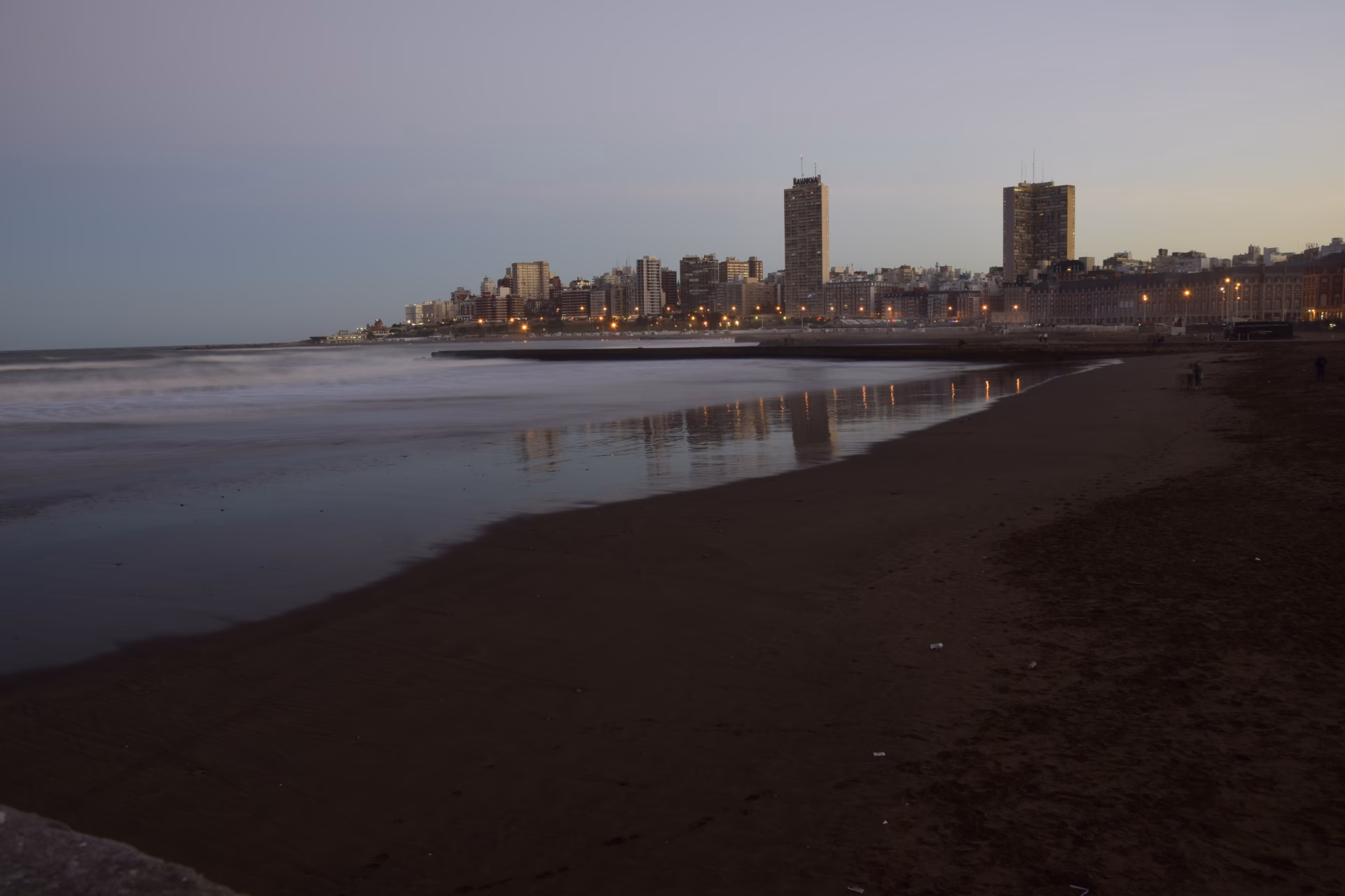 Playa Grande en Mar del Plata: guía completa de la playa más famosa